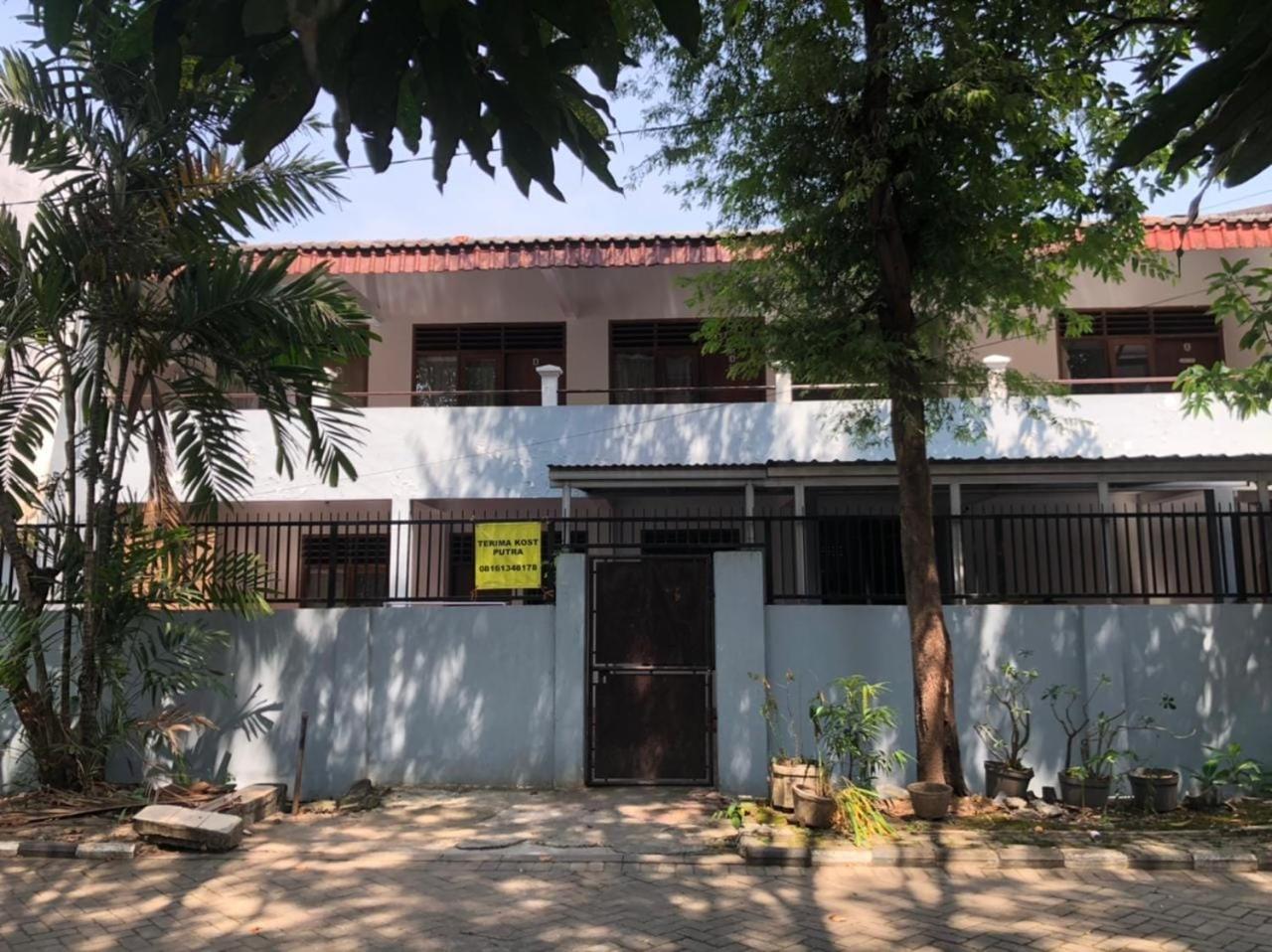 Oyo 90482 Rumah Oma Syariah Kupang  Экстерьер фото