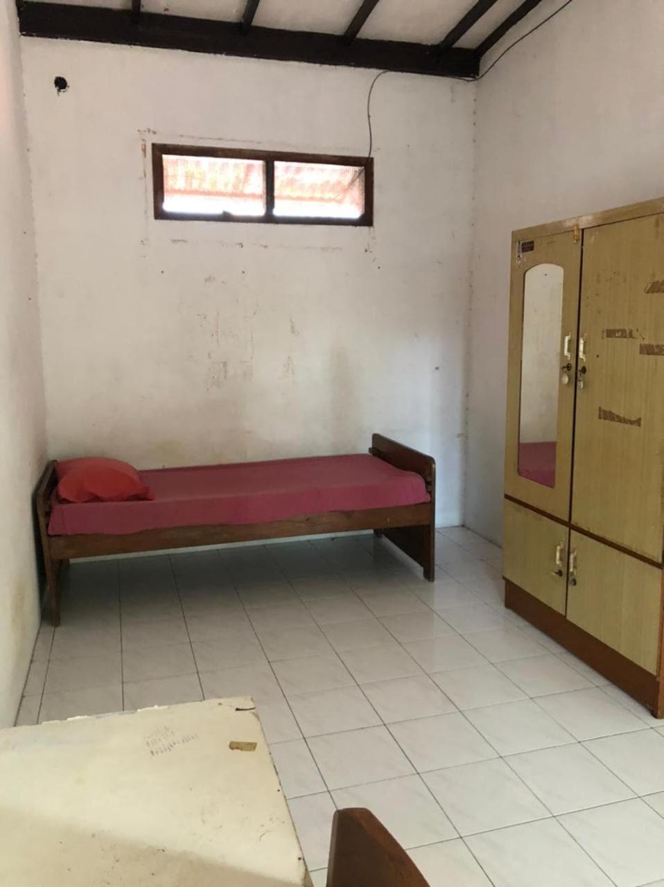 Oyo 90482 Rumah Oma Syariah Kupang  Экстерьер фото